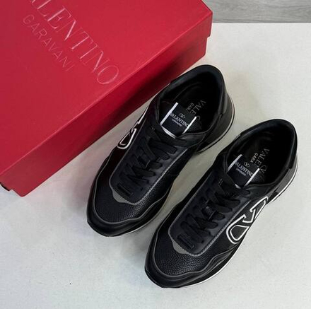 Кроссовки Valentino