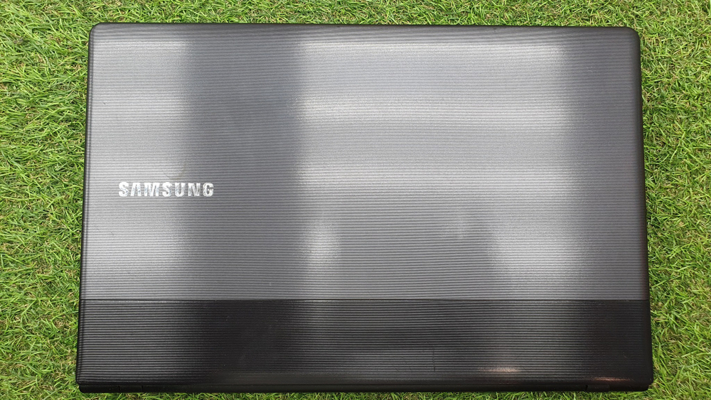 Ноутбук Samsung Pentium /4 Gb/GT 620M