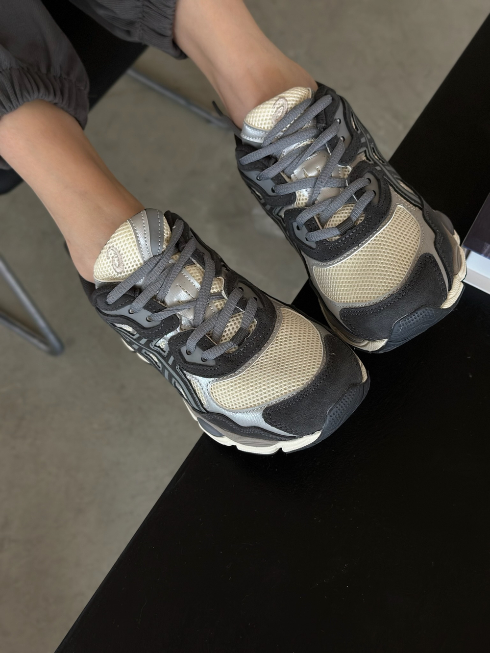 Кроссовки из натуральной замши