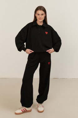 Поло с сердечком, черное