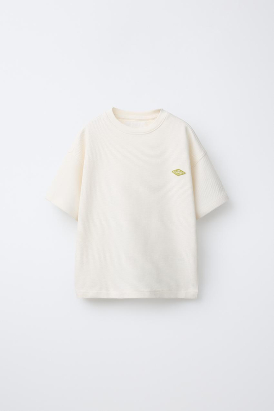 ZARA ФУТБОЛКА ИЗ ТКАНИ ОТТОМАН С НАШИВКОЙ, ЭКРЮ