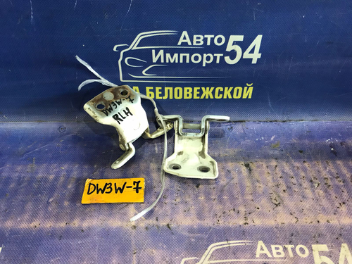 Петля двери задней левой MAZDA DEMIO 1998