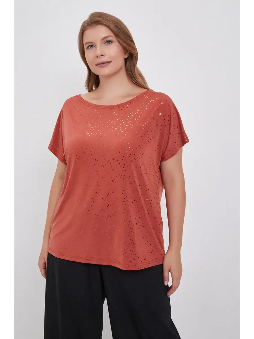 Блузка с пайетками короткий рукав