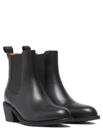 Женские кожаные чёрные ботинки челси на каблуке