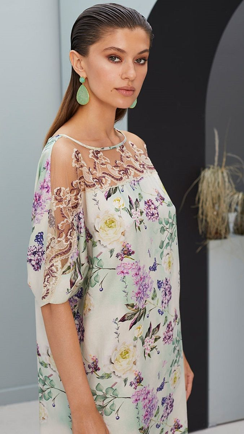 Очаровательная сорочка с цветочным рисунком (Размер: XL) (Цвет: молочный)