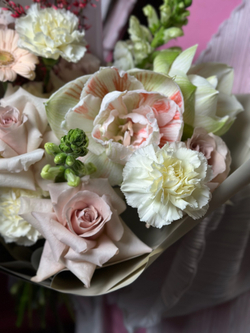 Сборный букет «Нежность в лепестках»