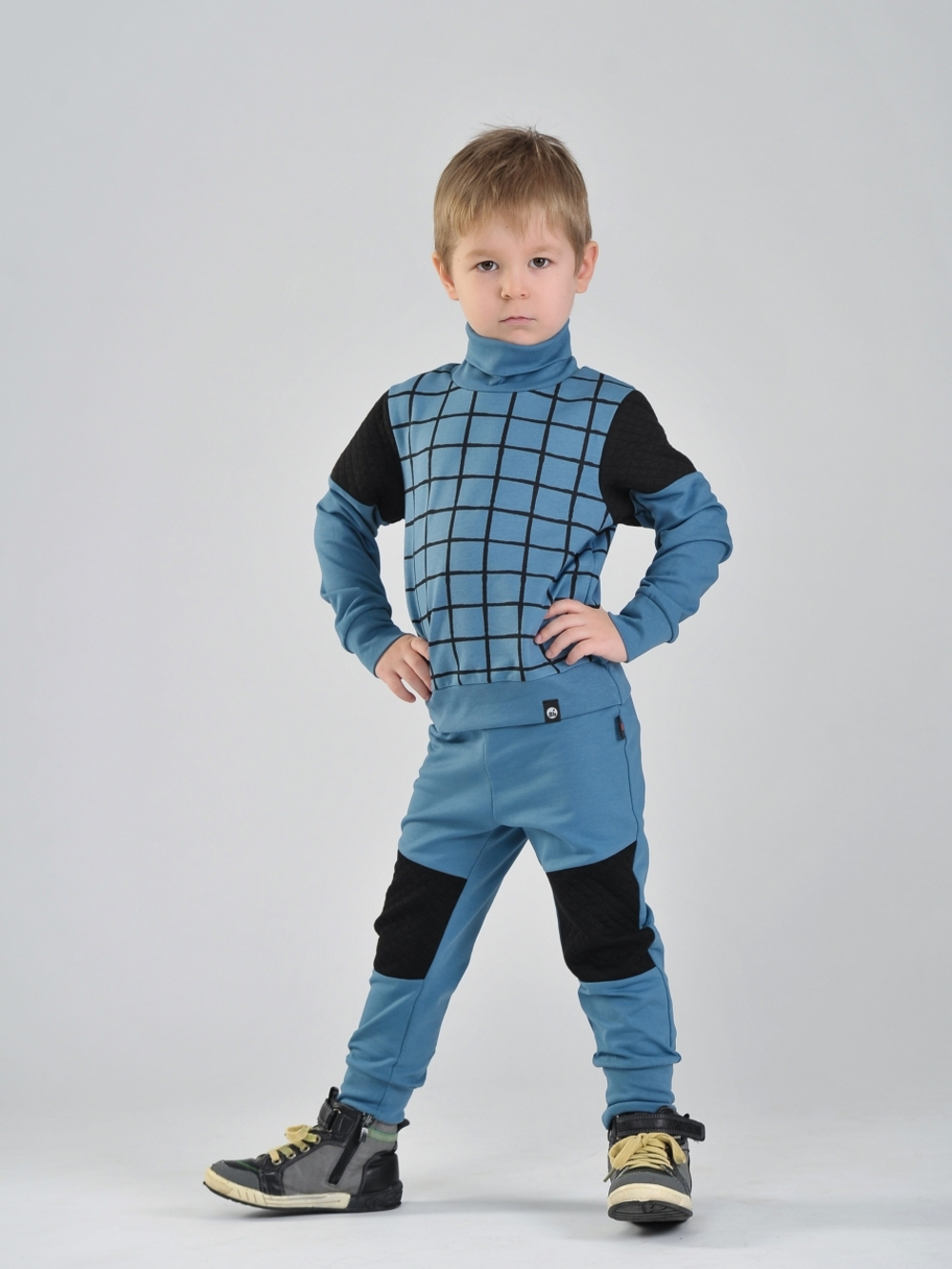 Джемпер из футера 2-х ниточного с воротом