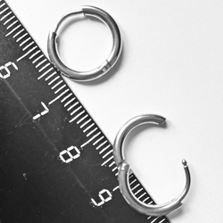 Серьги-кольца стальные, диаметр 10 мм,толщина 2мм для пирсинга ушей. Медицинская сталь. Цена за пару!
