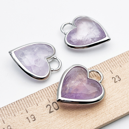 Подвеска Сердце, аметист лавандовый, цвет серебро (родий), размер 23*20 мм, цена за 1 шт