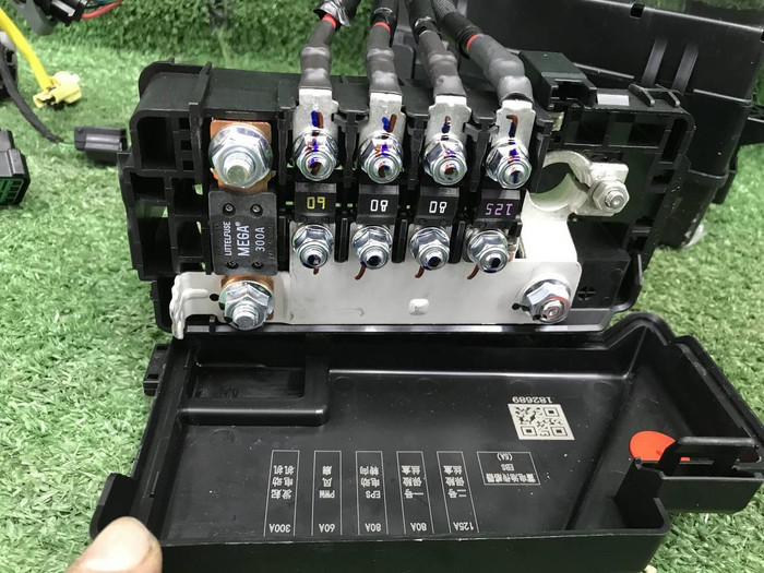 Проводка моторного отсека Haval F7 (2018-2024)