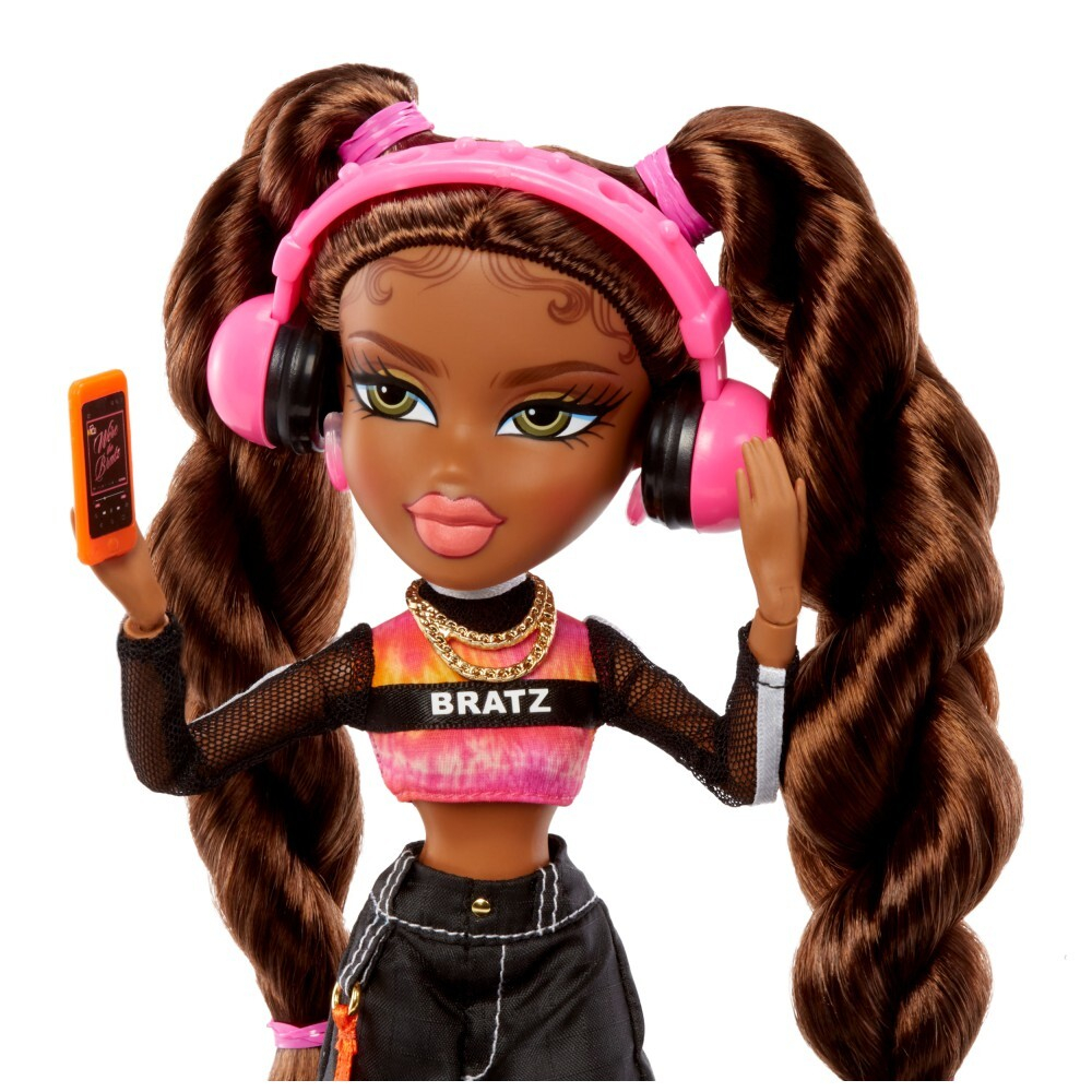 Bratz - Кукла Саша + 10 аксессуаров 505235 / артикул   505198 505235  / GTIN 035051505235
