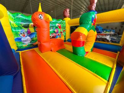 Коммерческий надувной батут «Попугайчики 2» без горки, размер 3,5*3,5*2,5 м