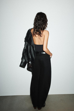 ZARA БЕСШОВНОЕ БОДИ С ГОРЛОВИНОЙ ХАЛТЕР, ЧЕРНЫЙ