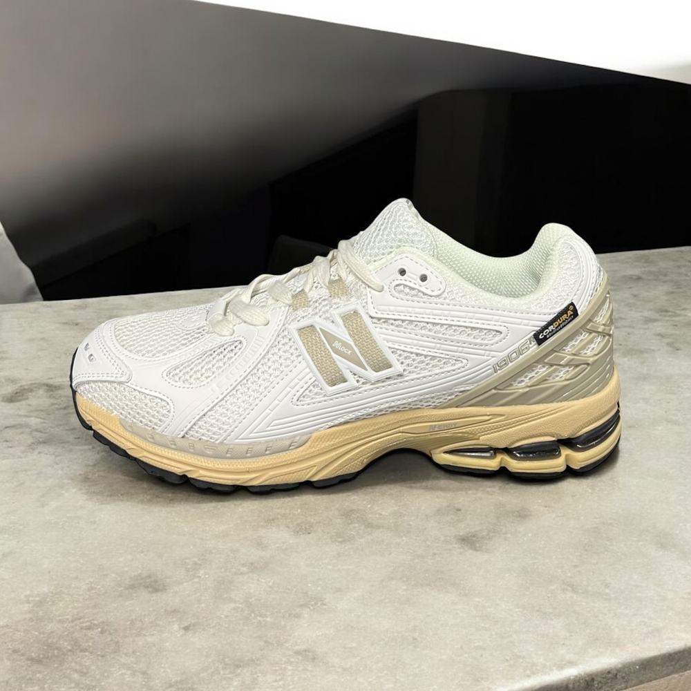 New Balance 1906R • White Cream Beige