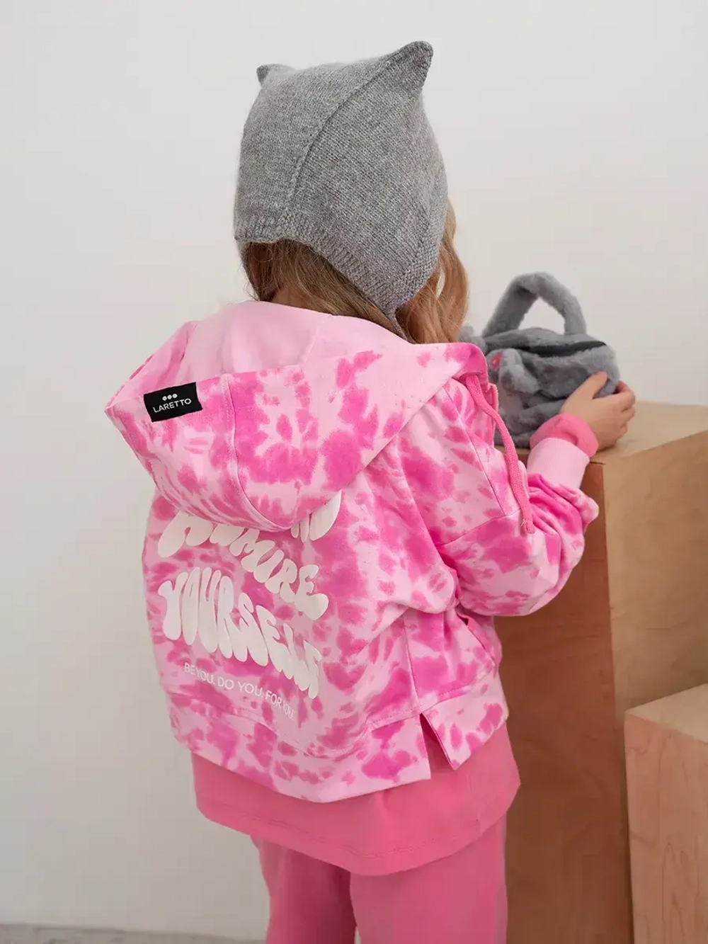 Спортивный костюм для девочки в школу