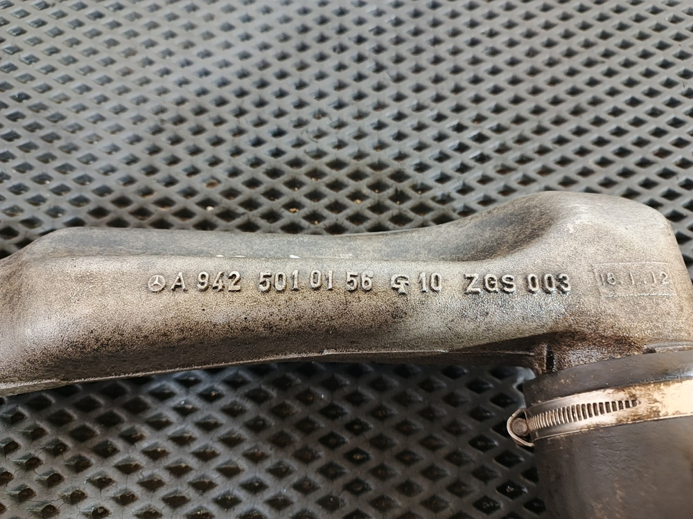 Патрубок системы охлаждения