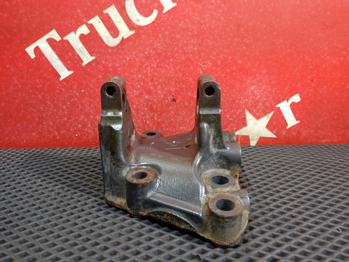 Кронштейн передней рессоры левый