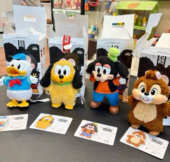 Мягкая игрушка брелок Семья Микки в ассортименте, 16 см