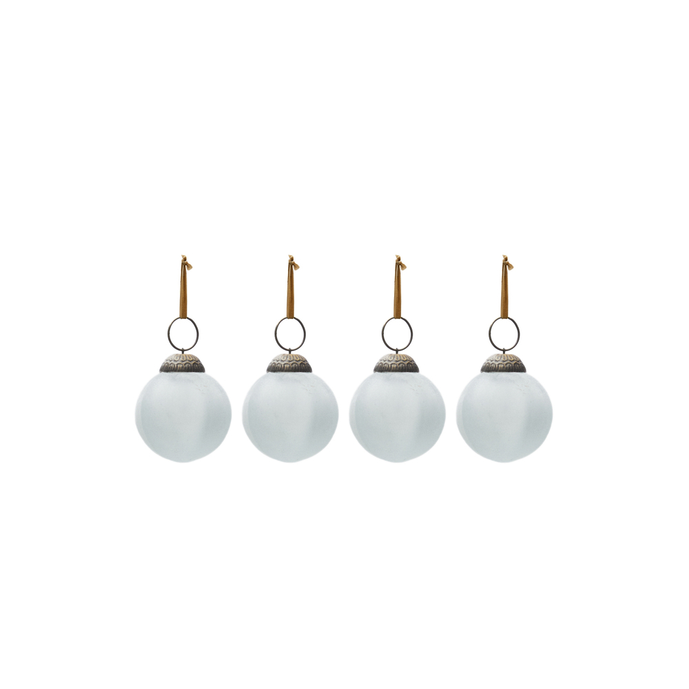 Набор из 4 рождественских шаров Talve из белого переработанного стекла, Ø 6 см