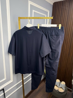 Льняной костюм Kiton