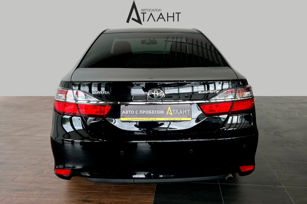 Toyota Camry, 2015 год