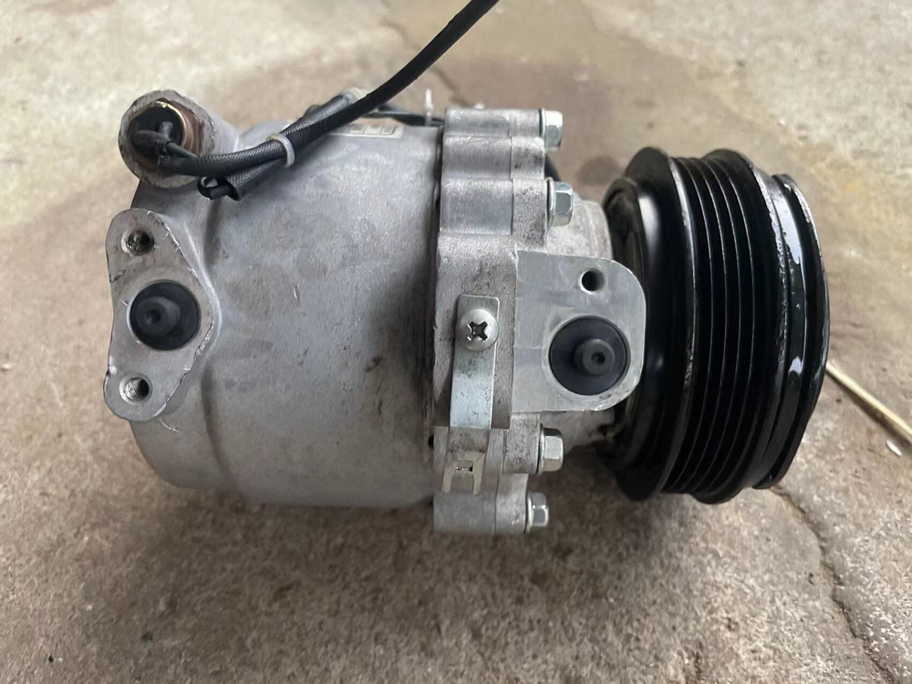 Компрессор кондиционера Dongfeng Fengguang 330/360/S560/350/370/580 оригинальный