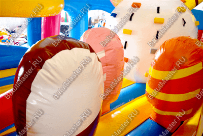 Коммерческий надувной батут "Мороженое" 6*6*3.5 м