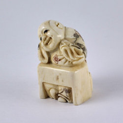 Нэцкэ Рисующий мальчик