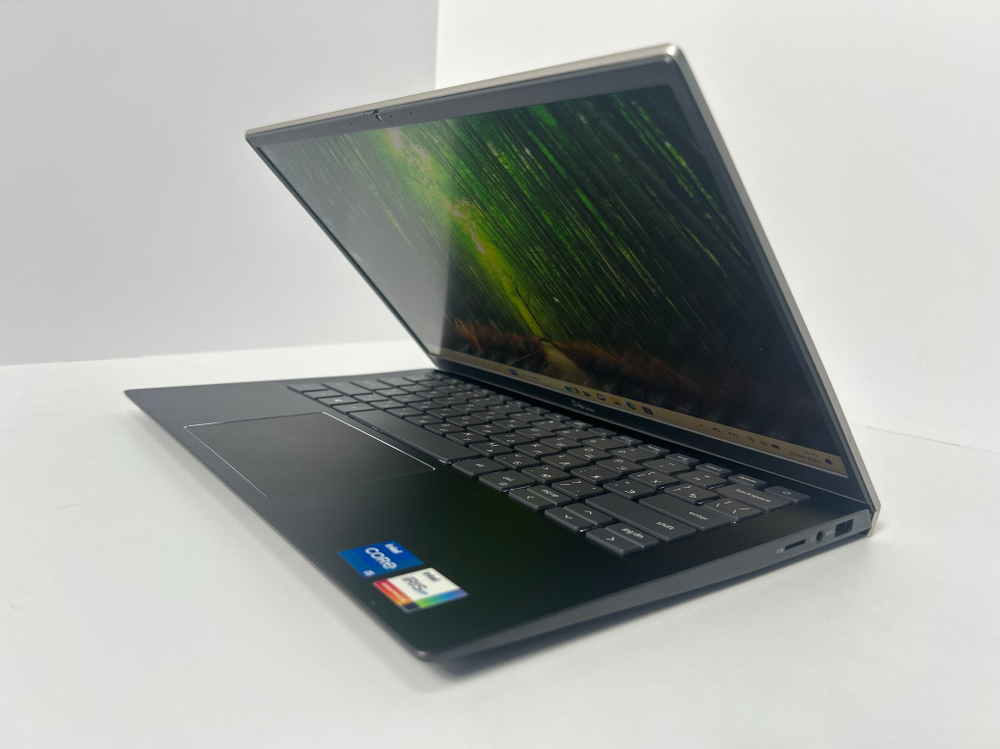 Ноутбук DELL Vostro (5301-6957) 13.3"/Intel Core i5 1135G7/RAM 8 GB/SSD 512 GB/Intel Iris Xe graphics/ 1920х1080/VA/DOS/Подсветка кл-ры:LED/золотистый. Состояние: B1