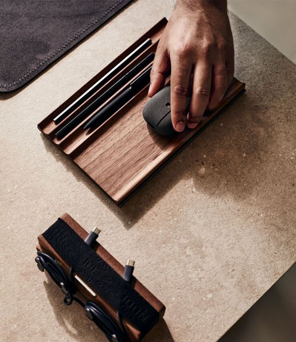 NOOE Exhibit Walnut — настольный органайзер