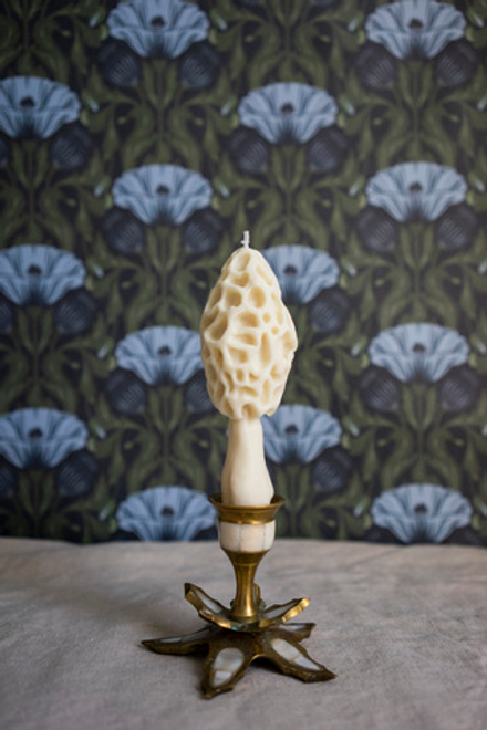 Свеча "Гриб Сморчок" белого цвета