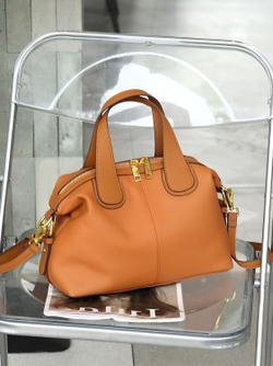 женская сумка на плечо из натуральной кожи