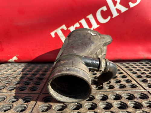 Патрубок воздушного фильтра