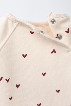 ZARA КОМПЛЕКТ: ТОЛСТОВКА И ЛЕГГИНСЫ С СЕРДЕЧКАМИ, ЭКРЮ