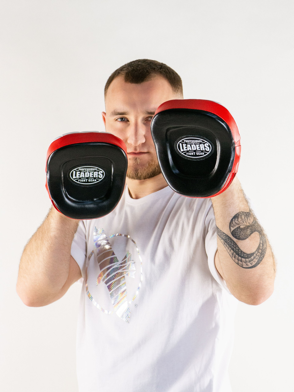 Лапы тренерские LEADERS TACTICAL (кожа, черный/белый/красный)