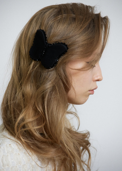 Заколка в форме бабочки