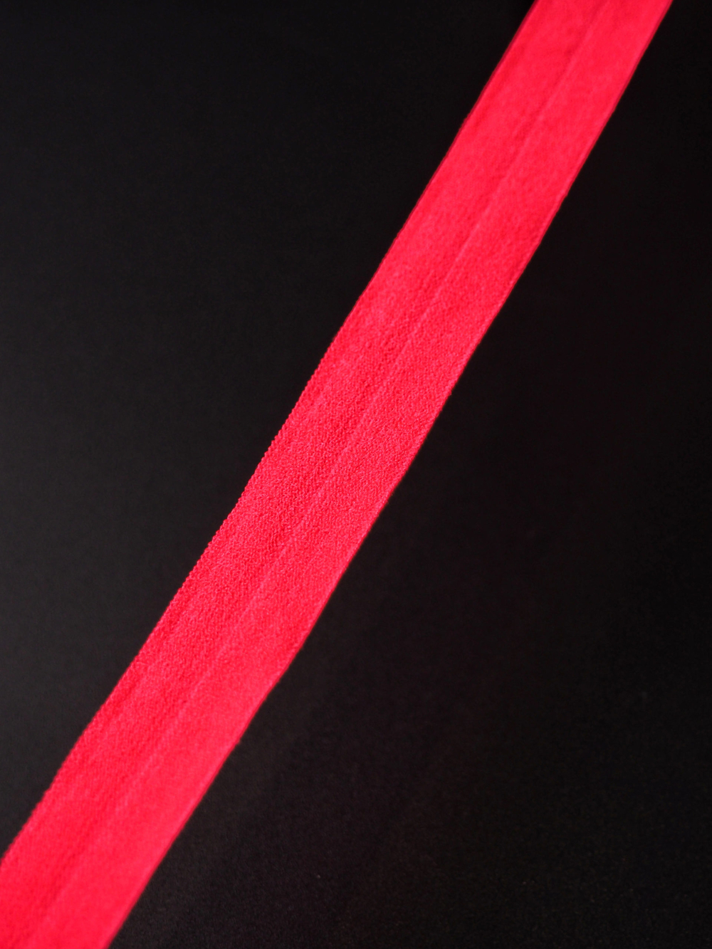 Бейка эластичная розово-красная ширина 15 мм