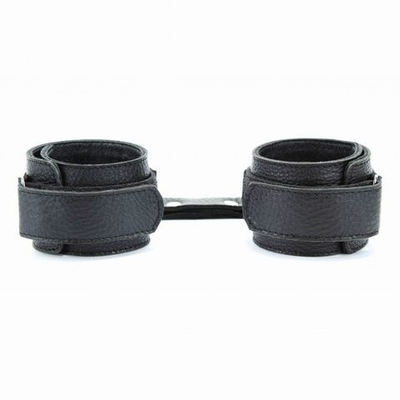 Чёрные кожаные наручники (Цвет: черный)