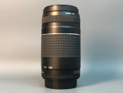 Canon EF 75-300mm f/4-5.6 III, небольшая царапина на передней линзе
