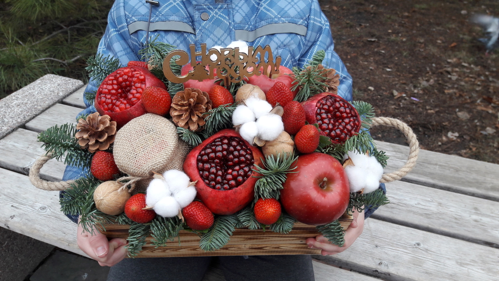 Фруктовый букет " Зимние краски"