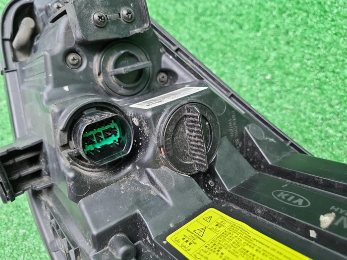 Фара правая Kia Sportage 4 QL (2016-2018) ксенон