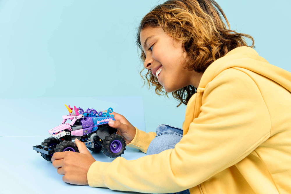 Конструктор LEGO Technic 42220 Monster Jam Sparkle Smash Pull-Back