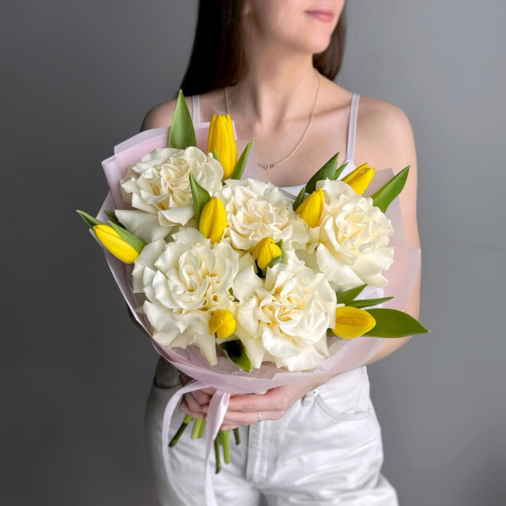 Французские розы и тюльпаны красивый букет