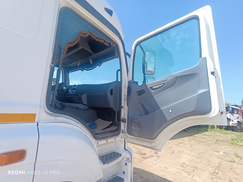 КамАЗ 5490 4x2 Седельный тягач 5490-S5 (Дизель/Газ, 12,0 л, 401 л.с., МТ)