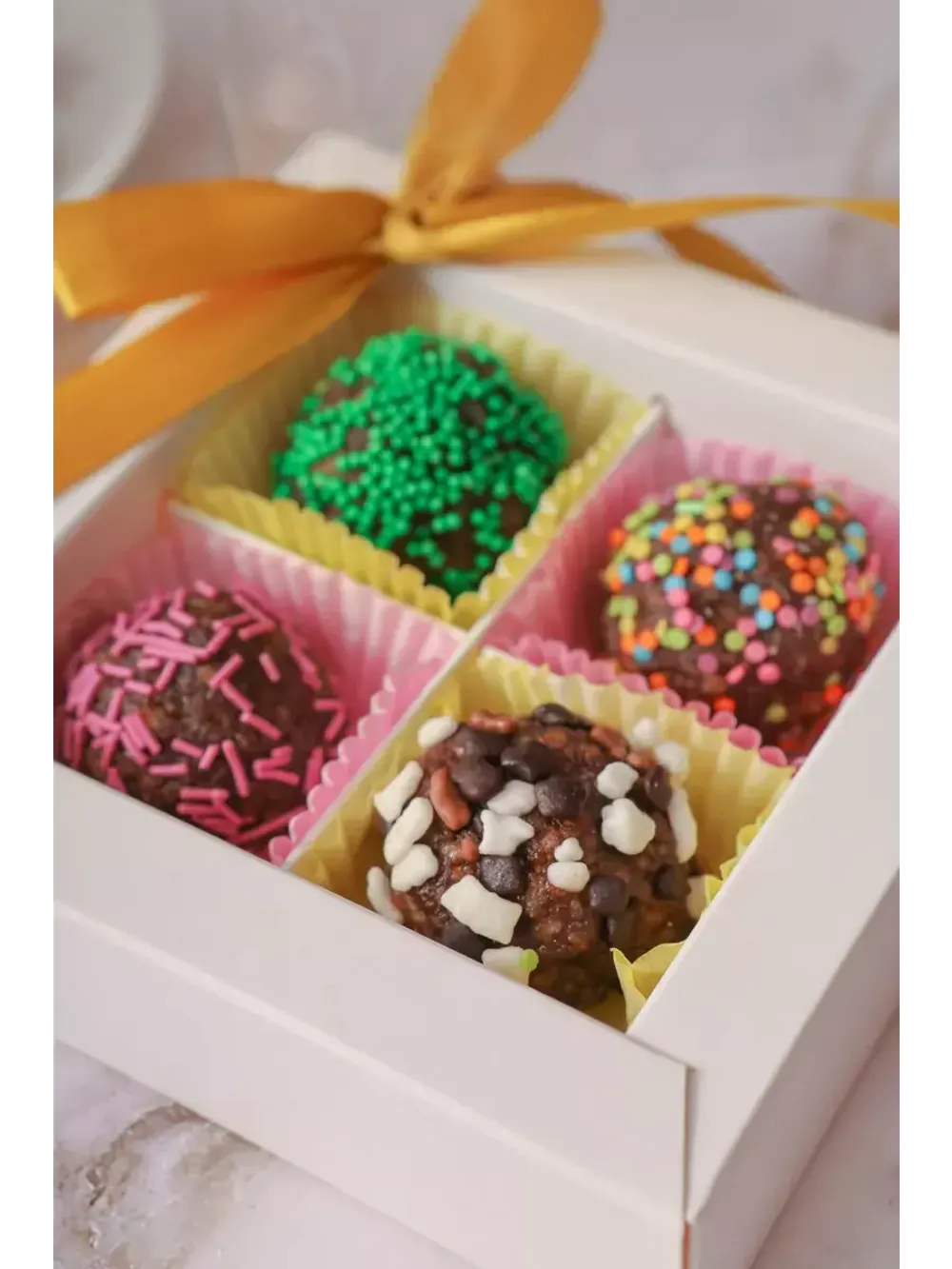 Конфеты пирожные подарочные, 4 шт.