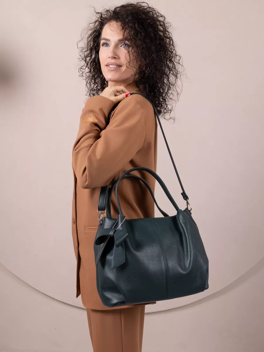 Сумка через плечо классическая