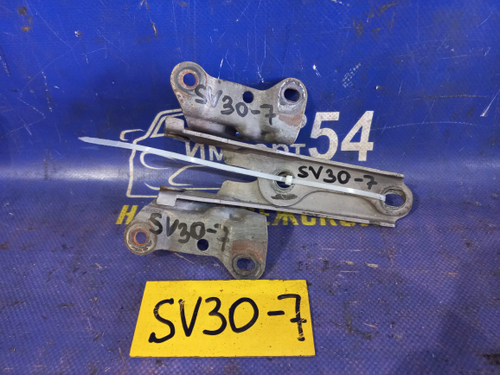 Петля капота правая TOYOTA VISTA 1991