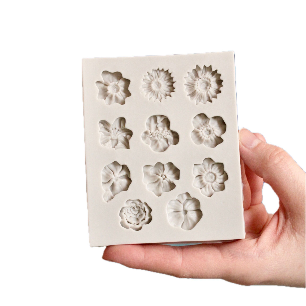 Молд силиконовый для лепки и творчества "Цветочки" 9 * 11 см