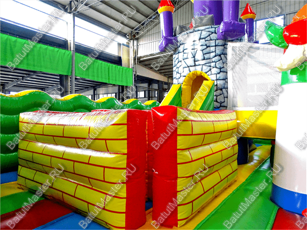 Большой надувной батут "Средневековье" 8*8*5 м