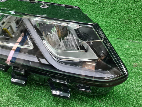 Битая Фара правая Geely Coolray (19-23) галоген